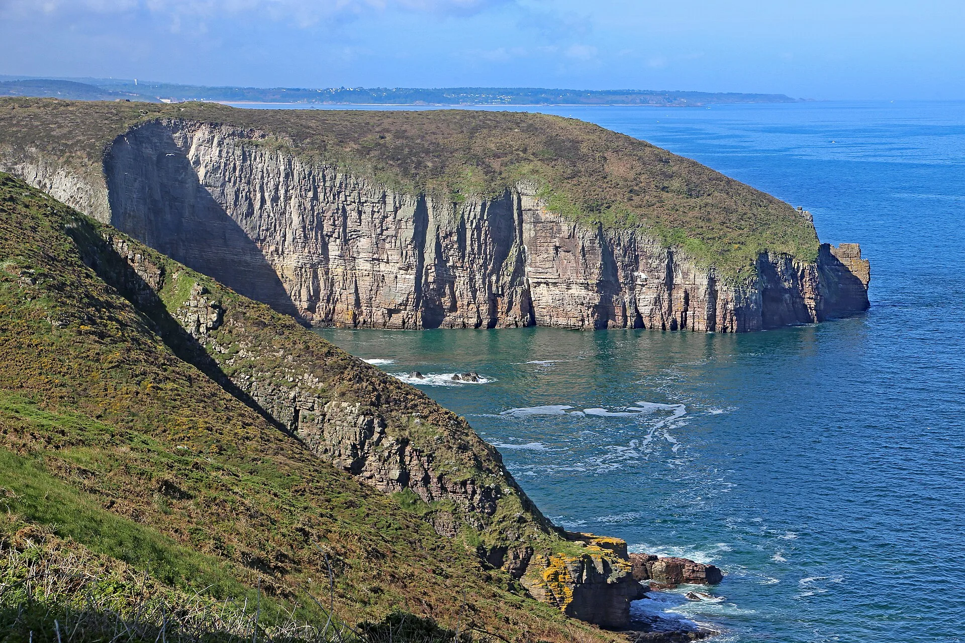 Côte d'Émeraude : falaises, forts et caps