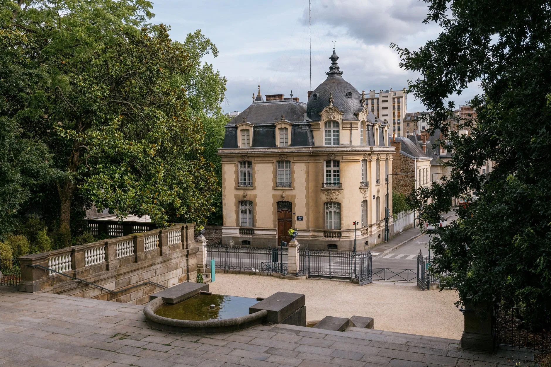 Le parc du Thabor : jardin à la française et roseraie